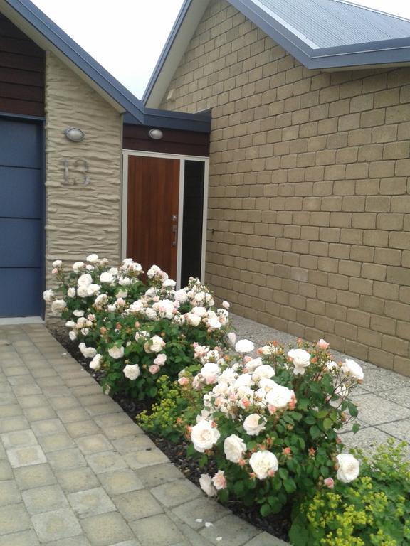Clyde13 Bed & Breakfast Bagian luar foto